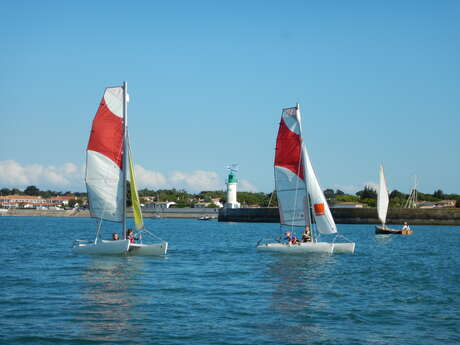 Sailing courses for children at the CNPA in La Flotte