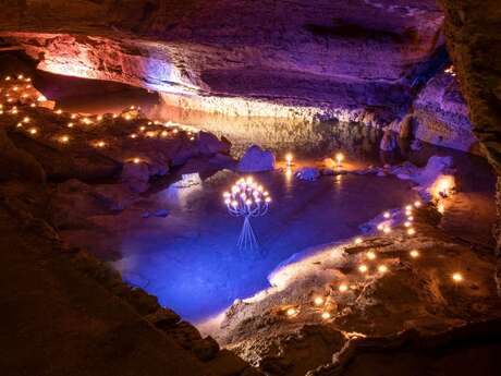 La grotte s'enflamme