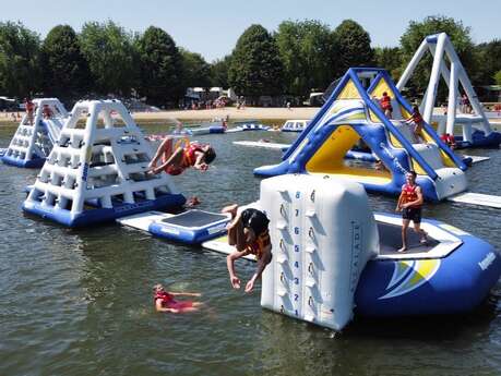 Aquafolies, parc aquatique gonflable