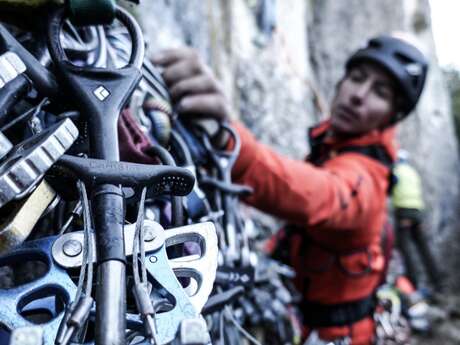 Stage initiation escalade fissure - Compagnie des Guides de Chamonix