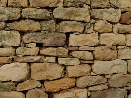 Atelier - Construire un mur en pierres sèches