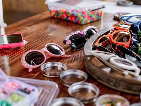 Eyewear decoration workshop