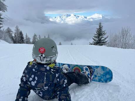 Junior snowboard course with ESF