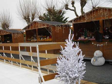 Marché de Noël, patinoire, piste de curling et fête foraine