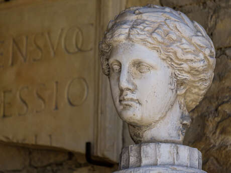 The Maison Apollon flash visit in English - Site de Puymin