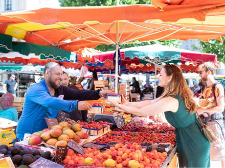 Le marché aux fruits et légumes d