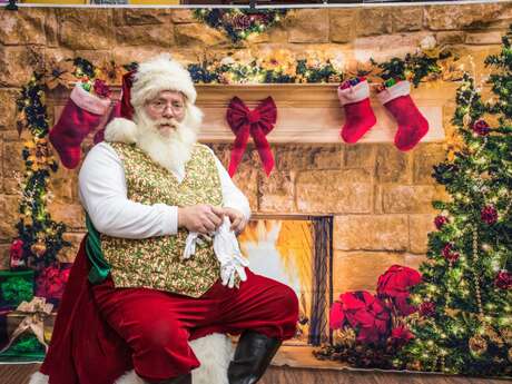 Arrivée du Père Noël et ses lutins en calèche