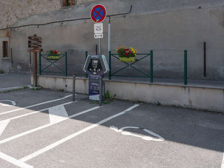 Borne de recharge pour véhicules électriques - Place d'Arnaudville