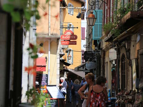 Rue du marché et le Faubourg