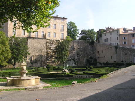 Jardin du Château d'Entrecasteaux
