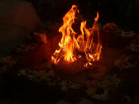 Demonstration and secrets of fire lighting