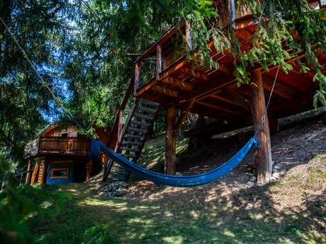 La Cabane dans les Arbres et le chalet dans les arbres