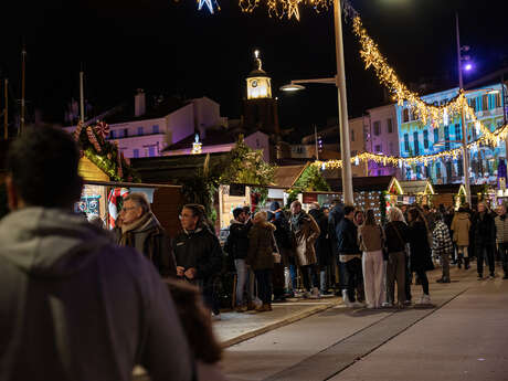 Les Chalets de Noël sur le port