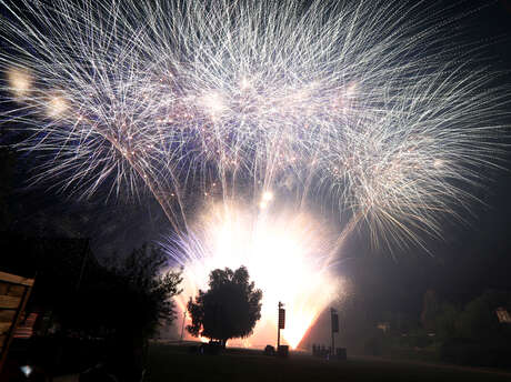 Feu d'artifice et bal populaire