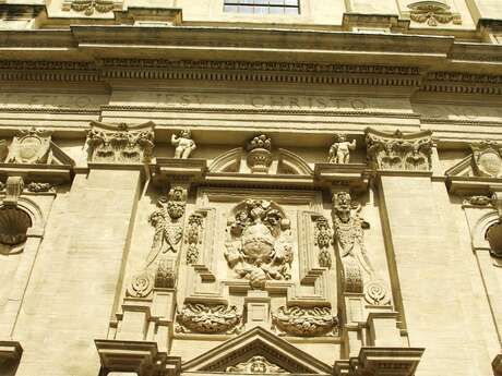 Mosaïque antique et fragments colorées