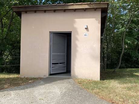 WC/robinet (entrée du village)