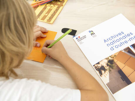 Atelier d'écriture en famille ! Des valises de papier
