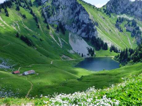 Randonnée au crépuscule au lac d'Arvouin