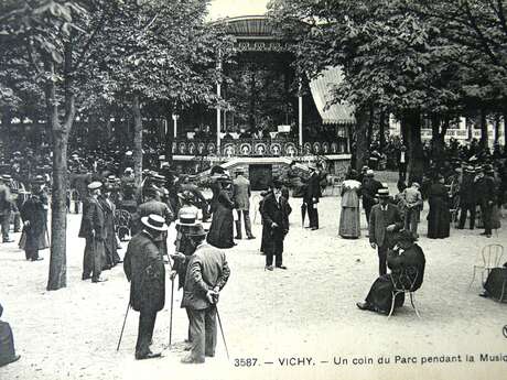 Kiosque à musique du parc des Bourins
