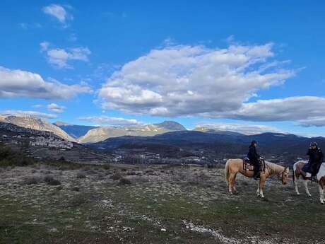 Randonnées à cheval avec Pelas Ranch