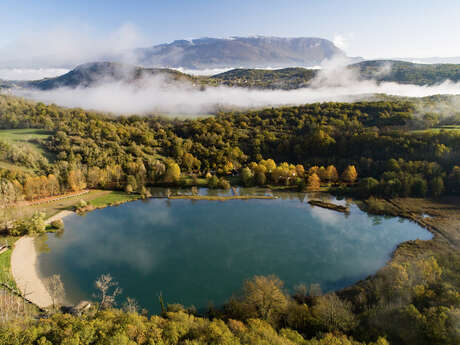 Loop around Virieu-le-Grand Lake