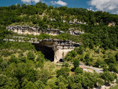 Le Mas d’Azil : un trésor d’histoire et de nature en Ariège