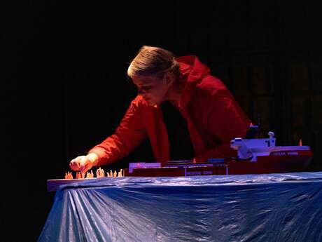 Théâtre - Esquif (À fleur d'eau)