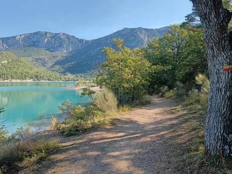 Tour du lac de Sainte-Croix à pied : Étape 6 - Aiguines - Moustiers-Sainte-Marie