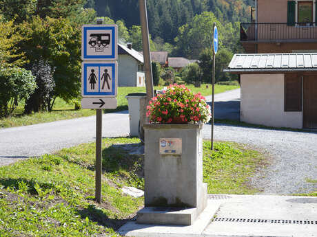 Aire de service et de stationnement - camping-car