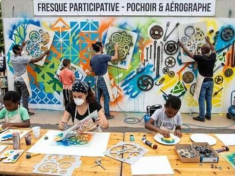 L’Atelier des Archanges : fresque participative et ateliers pochoirs