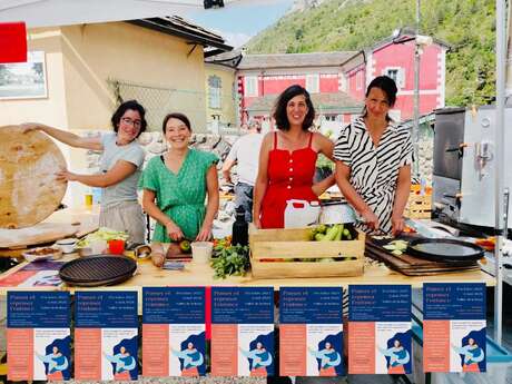 Asso Acta non verba, Die Kindheit verbinden und überdenken