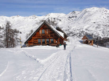 Montée au refuge du Chardonnet en raquettes