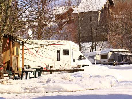 Aire pour camping-car au camping de l'Ourson