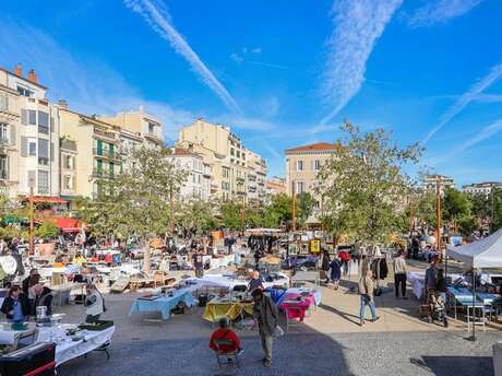 Allées de la Liberté market