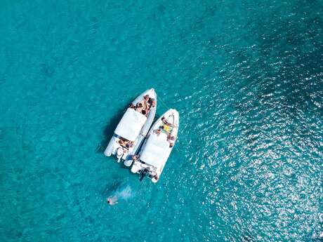 Boat tour with Skipper by Take My Boat