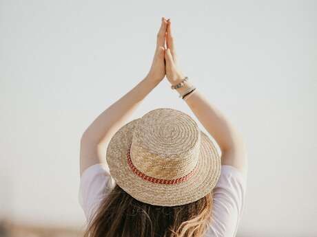 Mélanie Sauvayre & Laura Jorge — Yoga et relaxation sonore