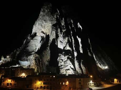 Sisteronde de nuit à la peine lune - Autres Versants