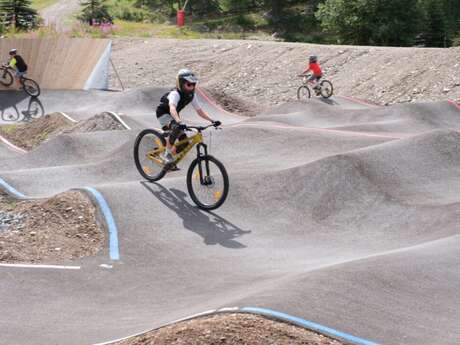 Pump it up : la fête du pumptrack