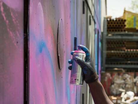 Initiation street art sur le canal Saint-Denis avec le graffeur Meuh