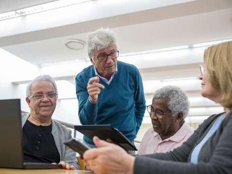 Ateliers numériques seniors