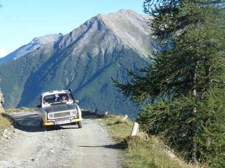 Finish of the 4L Alps Rally