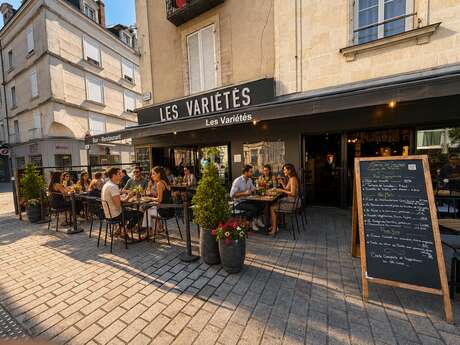 Les Variétés