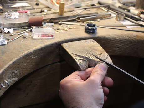 Dans les coulisses de la joaillerie d'art