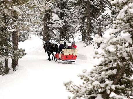 Le carrousel des neiges avec Angaka Village Nordique