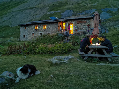 Itinérance à travers les Refuges Sentinelles avec Arpentages