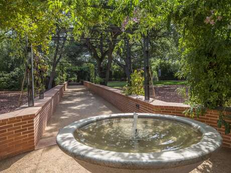 Remarkable garden of the Maison du Cygne