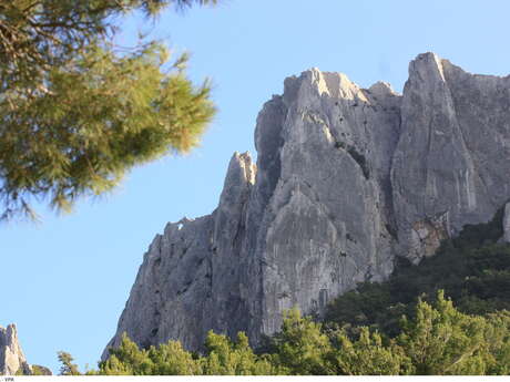 Site d'escalade - Gigondas Le Rocher du Cayron