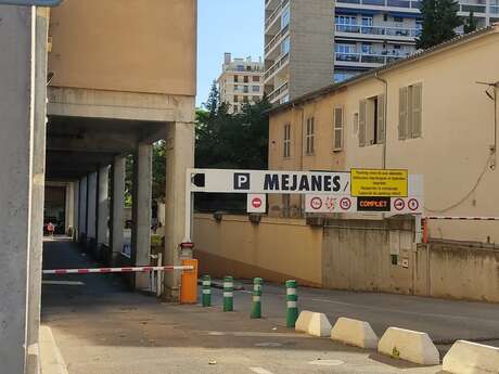 Parking Méjanes