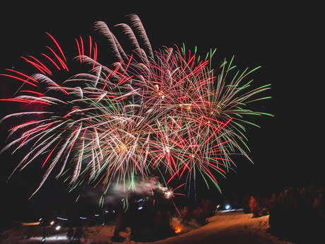 Descente aux flambeaux et feu d'artifice