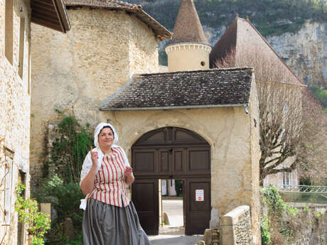 Chroniques d'un village vigneron : la vie de Benoitte et Félicitée